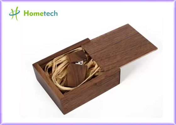 Il laser di legno 8GB 16GB della noce incide la chiavetta USB