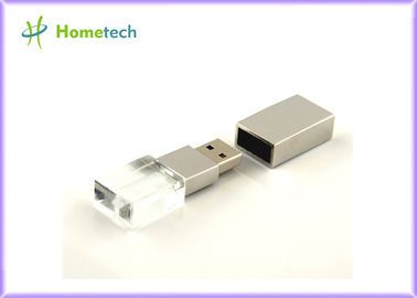 il cuore di cristallo trasparente 16GB ha modellato la chiavetta USB con luce principale dentro il yoru possiede il logo engaved